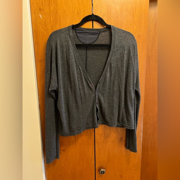 Cropped TNA v neck cardigan - Picture 1 of 1